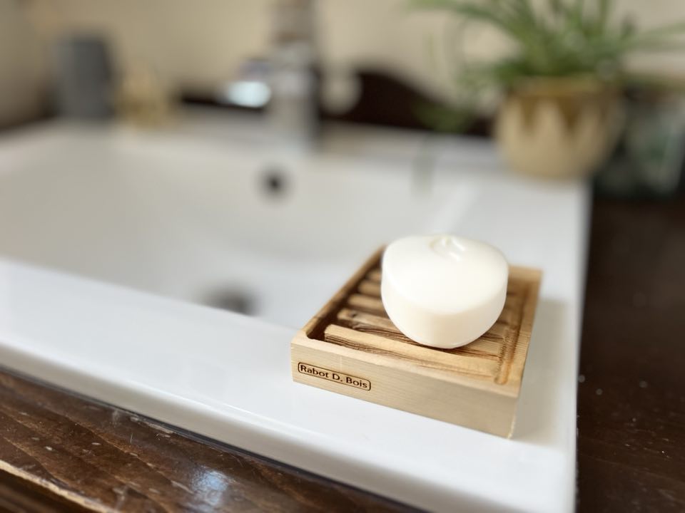 The "D-Coulé" Cedar Wood Soap Dish