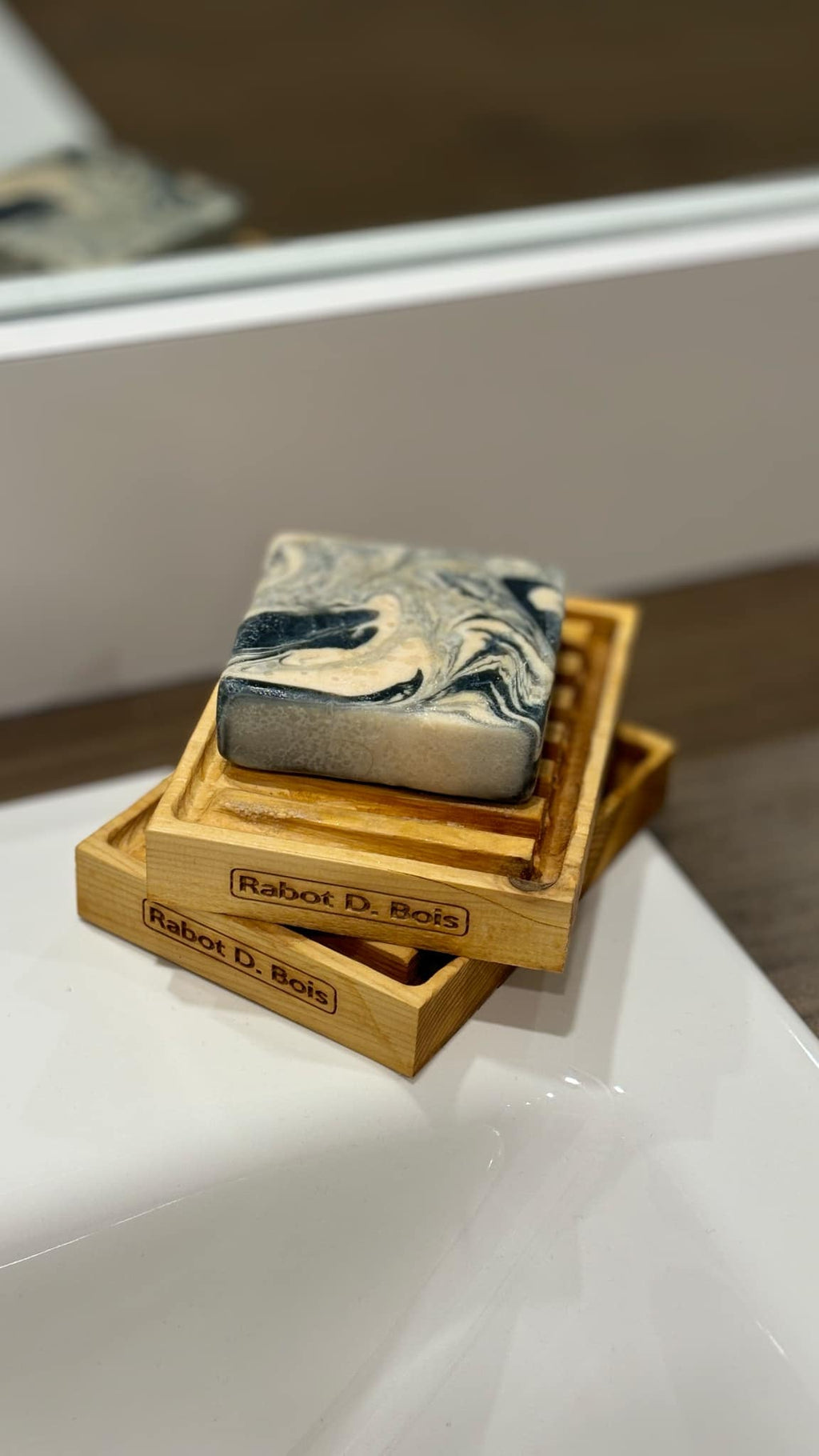 The "D-Coulé" Cedar Wood Soap Dish
