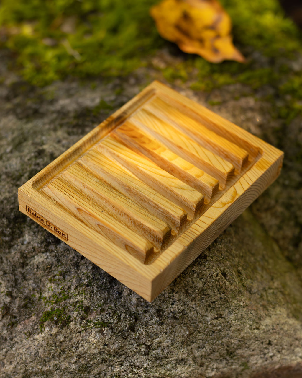 The "D-Coulé" Cedar Wood Soap Dish