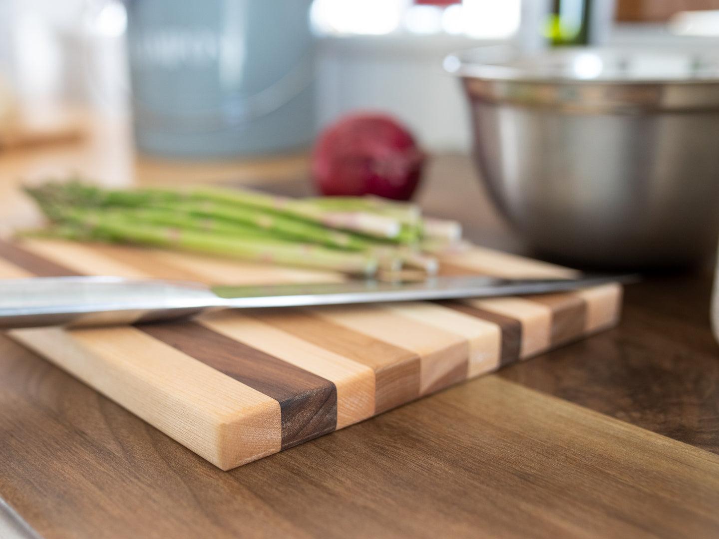 The Unique D-Zartailles Medium Cutting Board