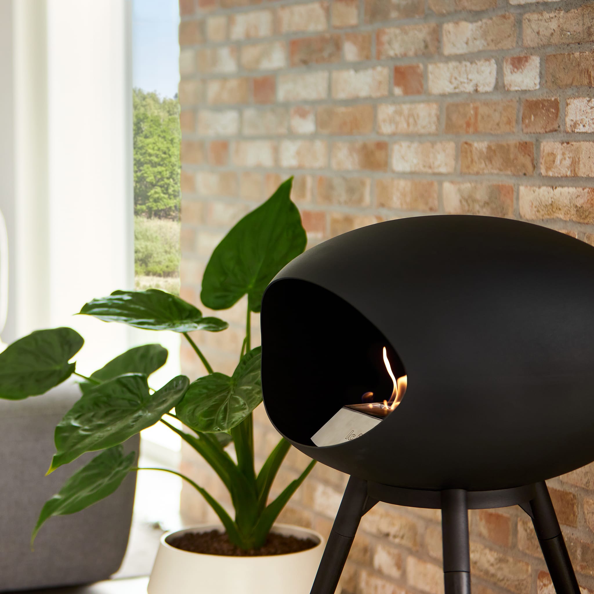 Le Feu Ground Low Dome - Black